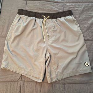 Vuori Men’s Kore Short - Cloud XXL